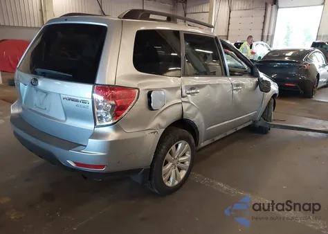 2013 Subaru Forester 2.5X Premium из США, поврежденный, VIN JF2SHADC8DH436373